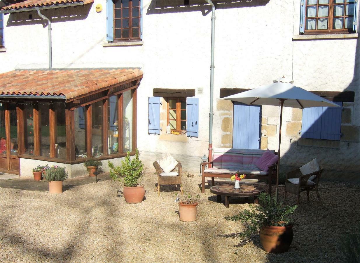 アヴァイユ・リムジーヌ Maison Verger Bed & Breakfast エクステリア 写真